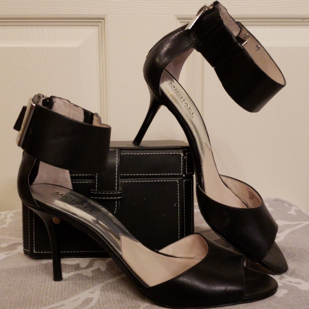 Michael Kors ankle   2in  heels